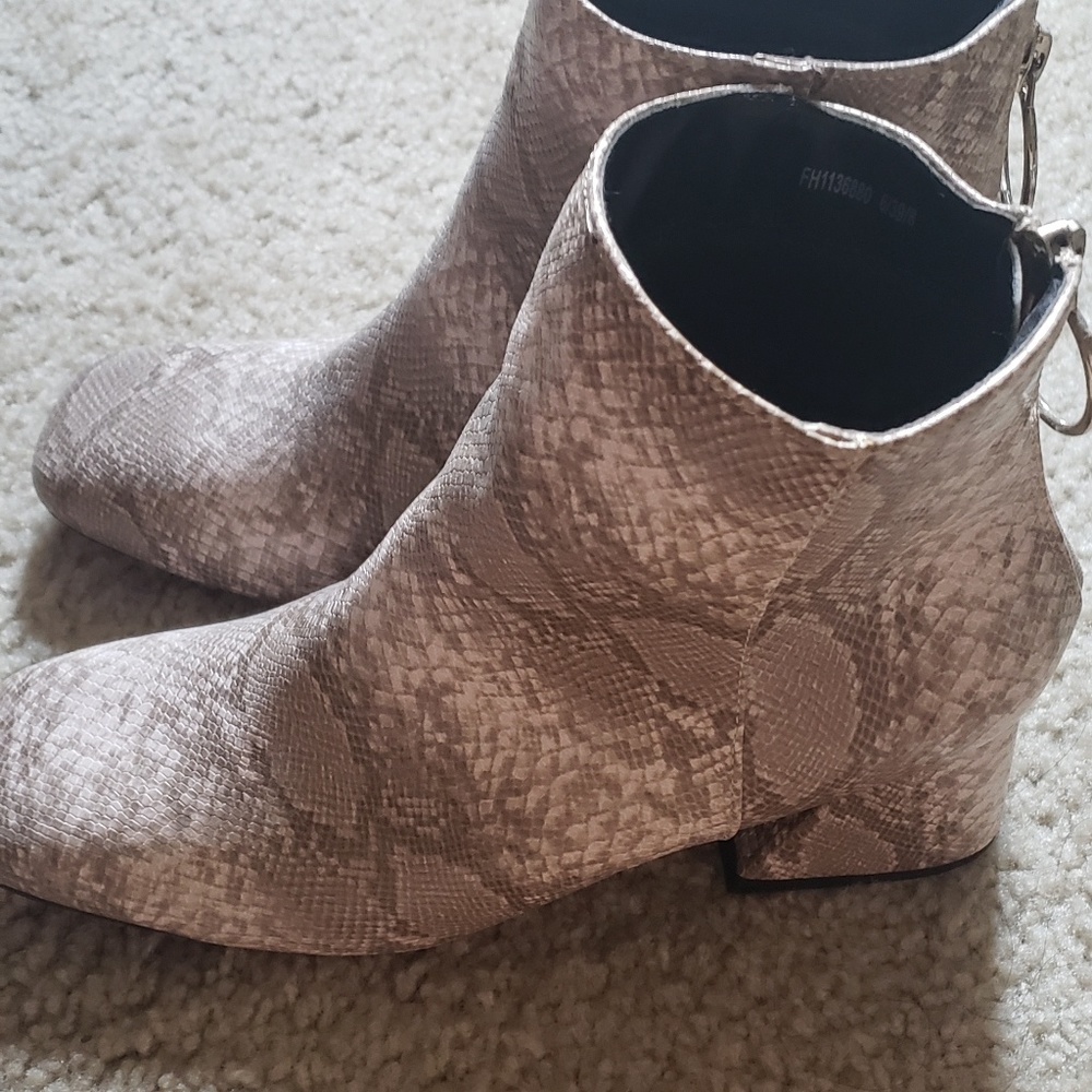 Boots - Picture 2 of 3